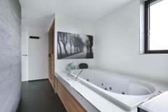 badkamer master gigantenstraat.jpg